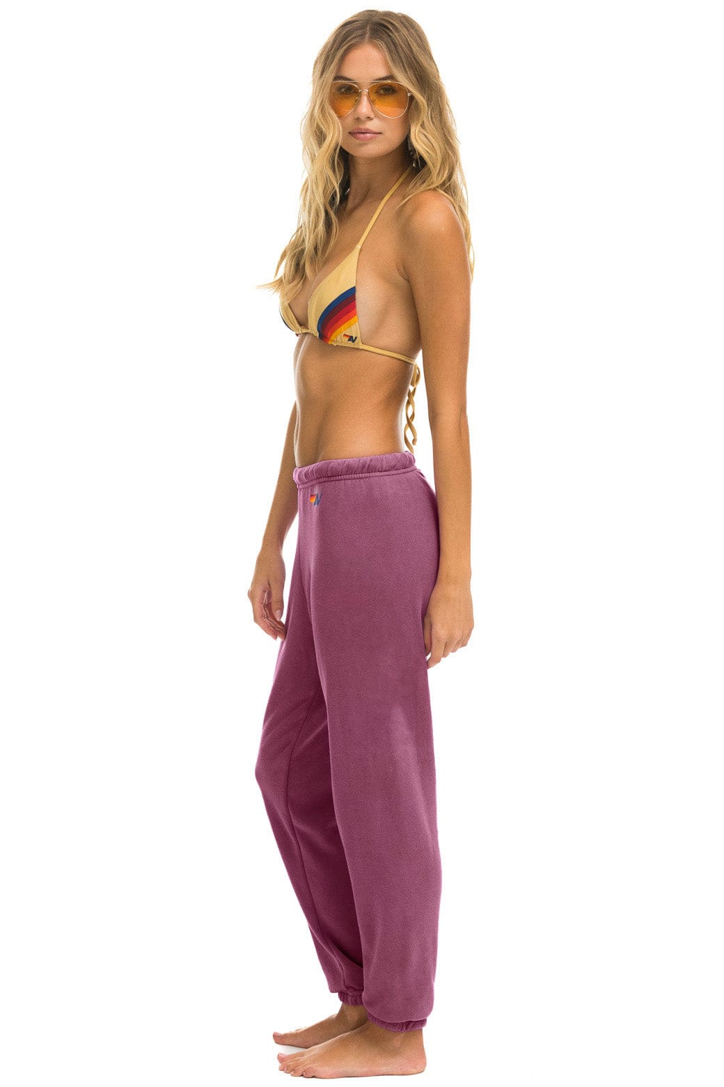 PALM TREE FESTIVAL ASPEN 2025 UNISEX SWEATPANTS - BERRY - Image 4