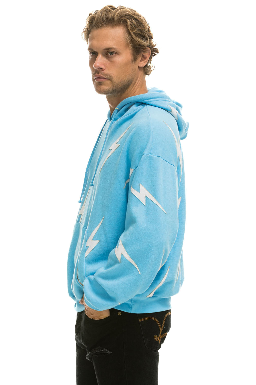 BOLT STITCH REPEAT RELAXED PULLOVER HOODIE WITH POCKET ZIPPERS - SKY // WHITE - Image 4