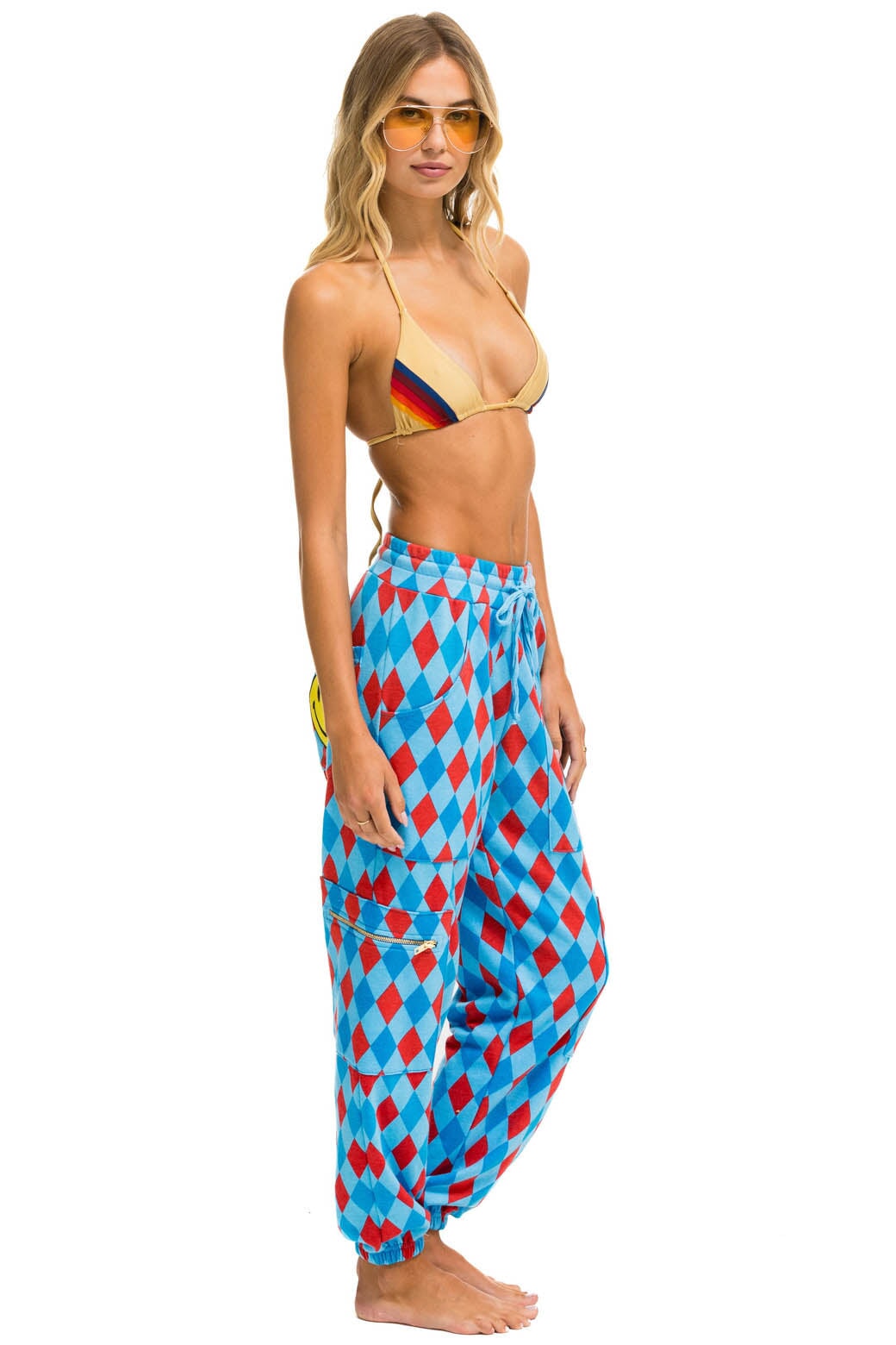 DIAMOND REPEAT SMILEY 2 EMBROIDERY CARGO COLOR BLOCK SWEATPANTS - SKY - Image 5